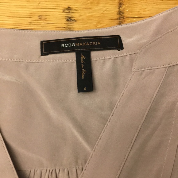 💯 silk BCBG shirt - lovely lavender! NWOT - Picture 4 of 4